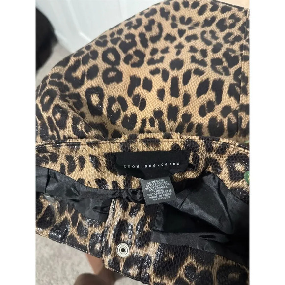 Know One Cares Women's Animal Print Mini Skirt Size M Multicolor - Picture 6 of 8